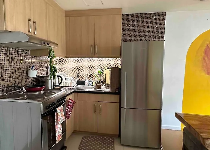Apartment Cozy House Bgc 1br Up To 6 Guests 100mbps Wifi