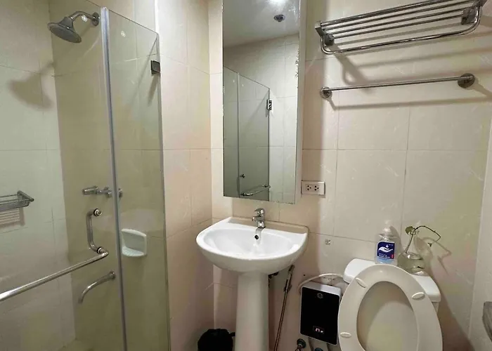 Cozy House Bgc 1br Up To 6 Guests 100mbps Wifi